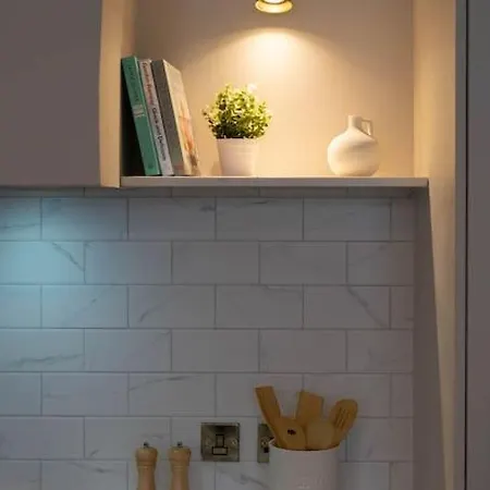 Apartment Luxury Nests - Johnnie Walker 2