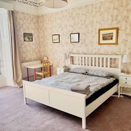 Lauriston Park דירה *