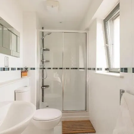 Calming Sea View إدنبرة