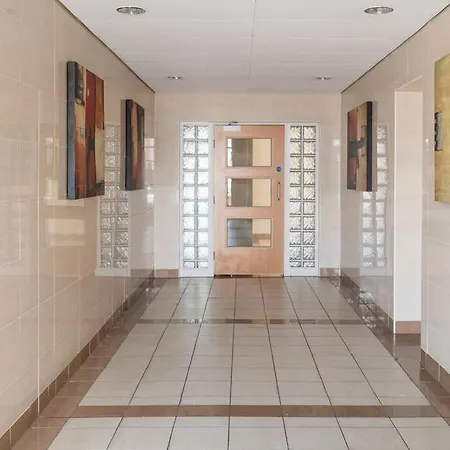 Calming Sea View Apartment Edinburgh