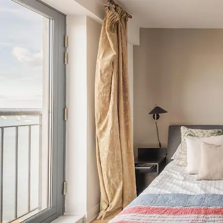 Calming Sea View شقة