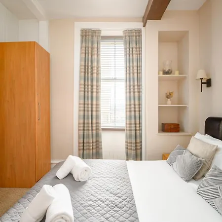 Stylish & 2br Stockbridge Gem Апартаменты Эдинбург
