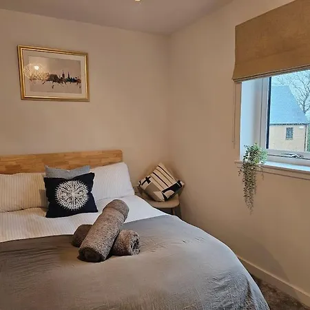 Our House @ Little France Feriehus *