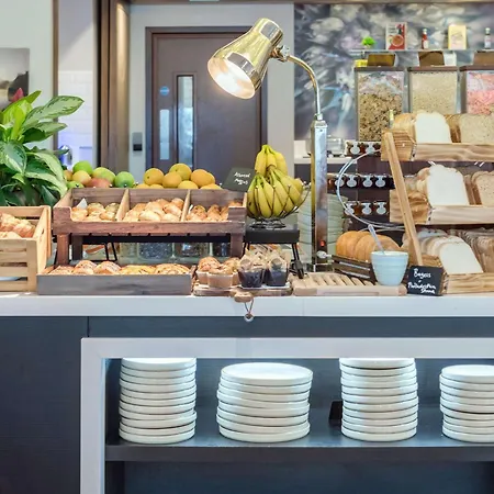 Mercure Haymarket 4*