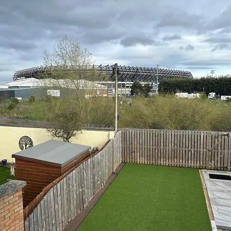 Riversdale House Next To Murrayfield Stadium