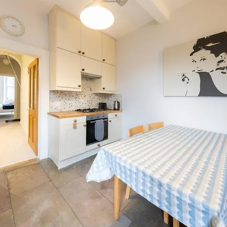 Beautiful 1 Bedroom Flat In Vibrant Stockbridge Edinburgh