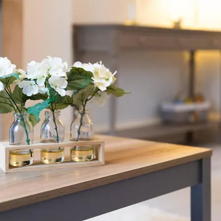 Beautiful 1 Bedroom Flat In Vibrant Stockbridge *