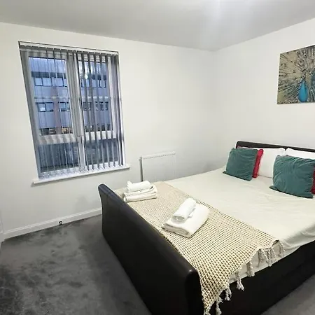 Дом отдыха 4 Bed Complete In Near Airport Эдинбург