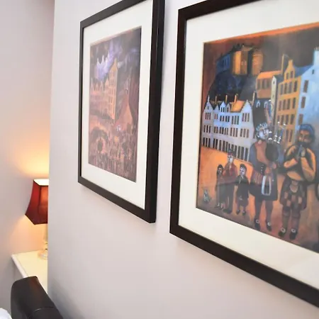 Апартаменты West Port - 2br In The Heart Of The Old Town Just Off The Grassmarket Эдинбург