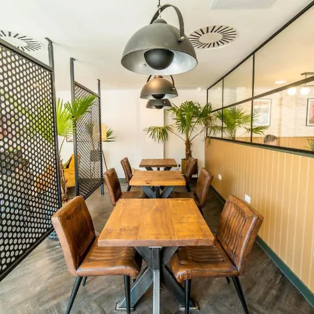 For Students Only Brewer's Court In דירה *