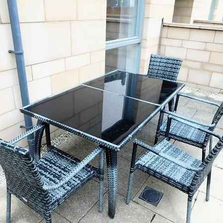 Beautiful Meadowbank With On-street Parking