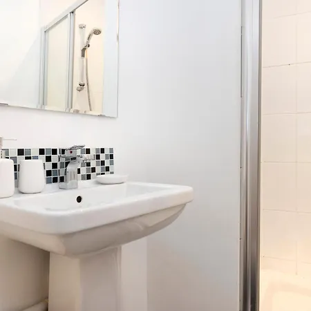 Joivy Charming In Dalry Apartment *
