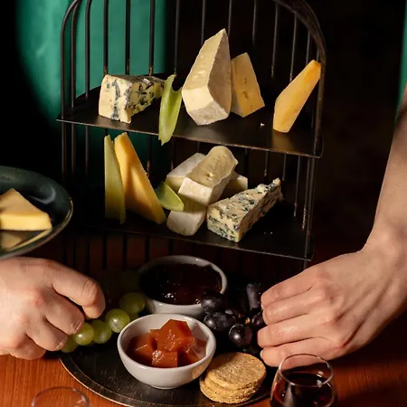 Moxy Fountainbridge Hotel 3*