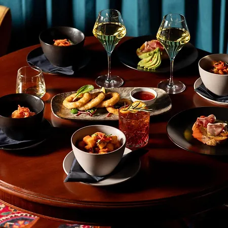 Moxy Fountainbridge Hotel 3*