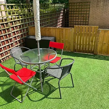 Cakemuir Detached House, 3 Bed, Free Parking &private Garden *