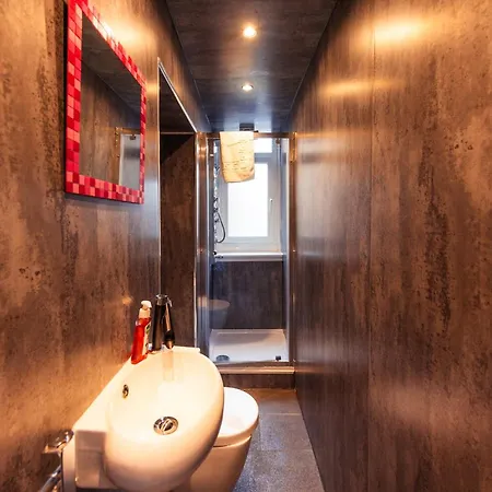 Apartment Warm 1 Bed By Holyrood Palace And Park!