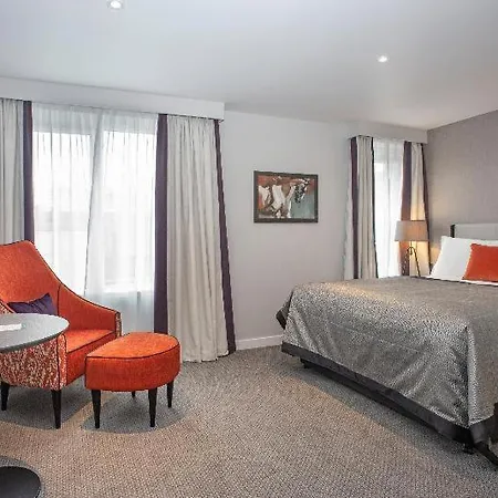Hill Place 4*