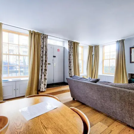 Daire Guestready - Edinburgh's New Town Cosy Hideaway