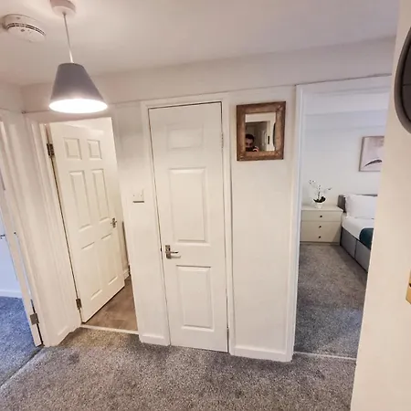 Westfield 2 Bedroom - Edinburgh