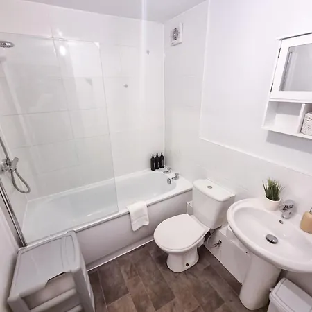 Apartment Westfield 2 Bedroom - *