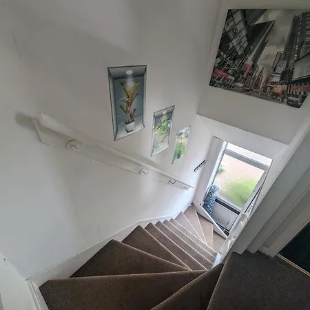 Gorgeous Full In * Edinburgh