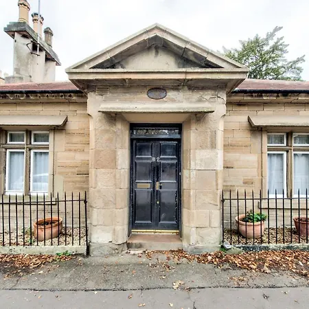 Guestready - Classic Charm Near Holyrood Park