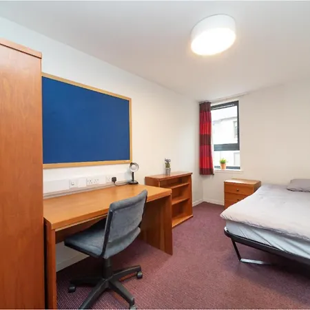 Joivy Affordable 3,4,5 And 12 Bed Private Flats Next To Royal Mile (adults Only) Appartamento