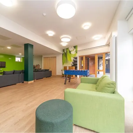 Joivy Affordable 3,4,5 And 12 Bed Private Flats Next To Royal Mile (adults Only) Appartamento Edimburgo