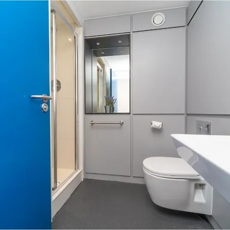 Joivy Affordable 3,4,5 And 12 Bed Private Flats Next To Royal Mile (adults Only) Appartamento Edimburgo