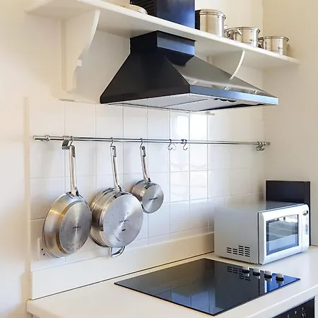 Spacious 2-bedroom Georgian * Эдинбург