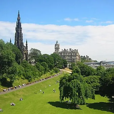아파트 Guestready - Stylish 2br In Heart Of Tollcross *