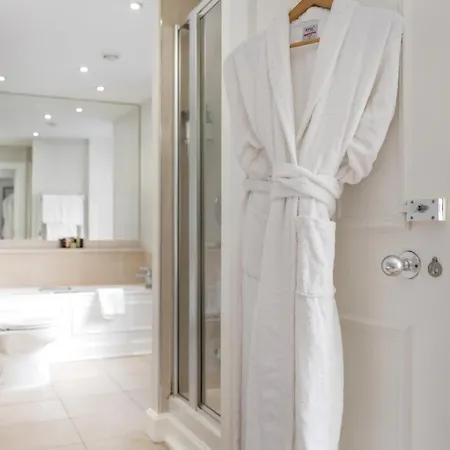 The Gait At Hill Square