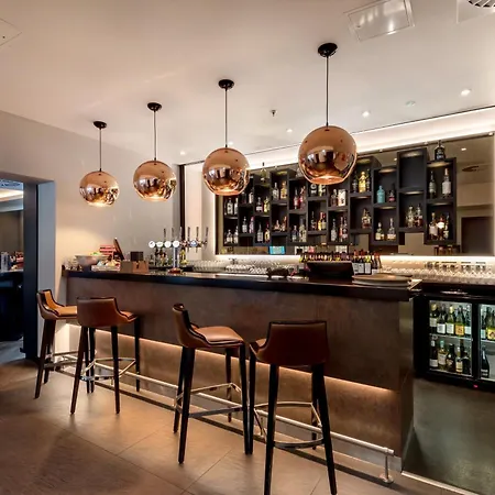 The Gait At Hill Square