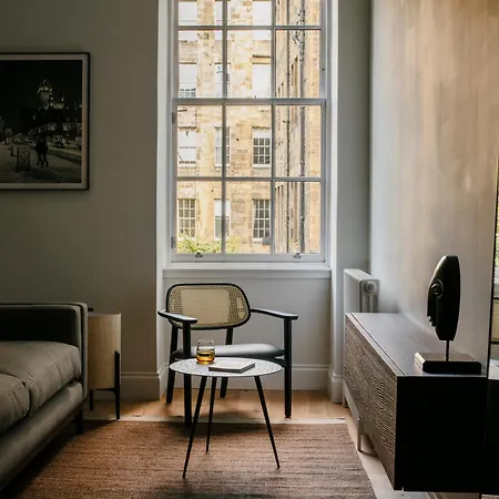 Lägenhetshotell 33 Castle Terrace 4*