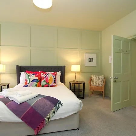 Centre New Town 2 Bedroom Flat Lägenhet *