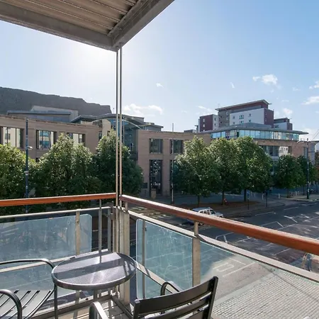 Holyrood Road Park - 379 Апартаменты Эдинбург