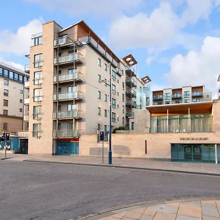 Апартаменты Holyrood Road Park - 379 Эдинбург