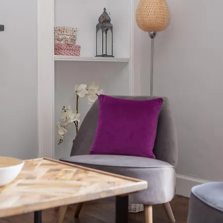 Regent Place - 412 *