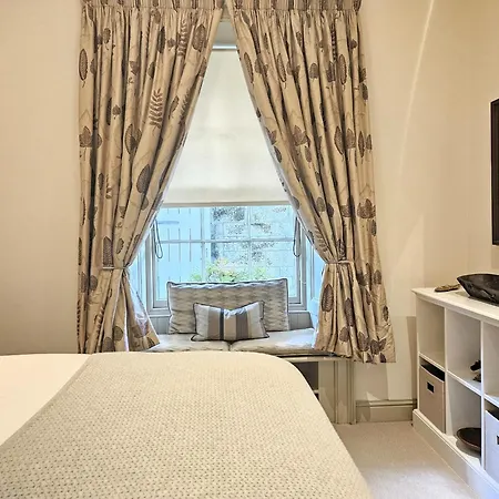 Elegant 1-bedroom *