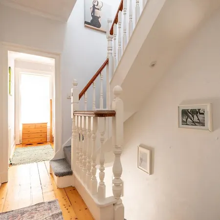 Beautiful Victorian Townhouse With Private Garden, Close To The Beach Casa vacanze Edimburgo