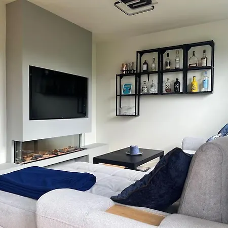 아파트 2 Bedroom Open Kitchen *