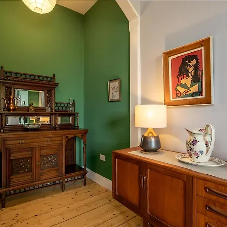 Newly Renovated 1 Bedroom Near Charming Newhaven Διαμέρισμα *