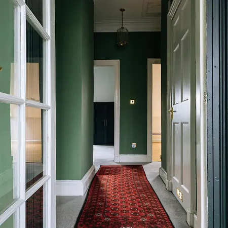 Grade A Listed 2 Bedroom In Edinburgh