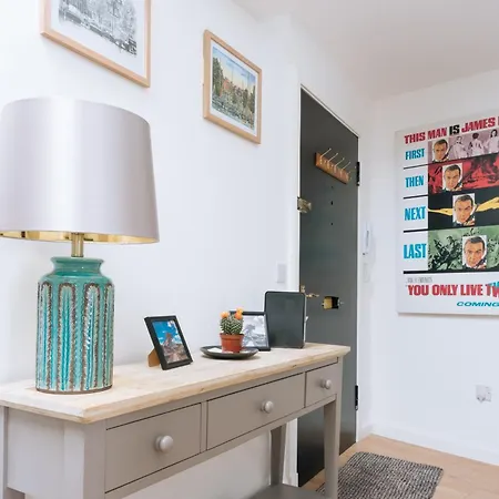 & Modern 2bd Flat - 아파트 *