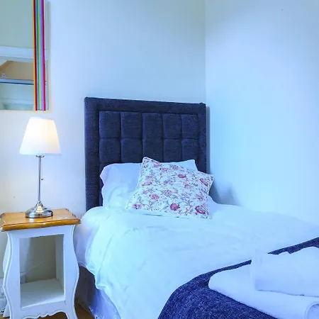 Royal Mile, Large 5 Bed Апартаменты