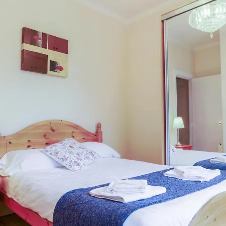 Royal Mile, Large 5 Bed Апартаменты
