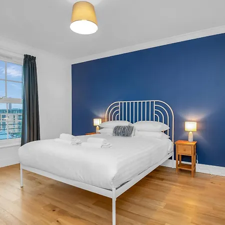 Guestready - Light & Airy In New Town *