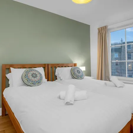 Guestready - Light & Airy In New Town