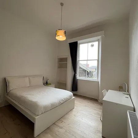 شقة Spacious Boutique Two-bedroom Next To The Castle *