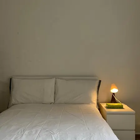Spacious Boutique Two-bedroom Next To The Castle إدنبرة